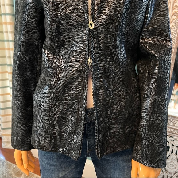 STEVE MADDEN Snakeskin Texture Genuine Leather Jacket - Picture 6 of 15